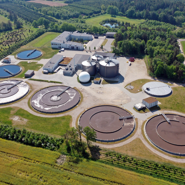 Luftfoto af Ren Forsyning Mariagerfjord. Foto: Dronedata.dk